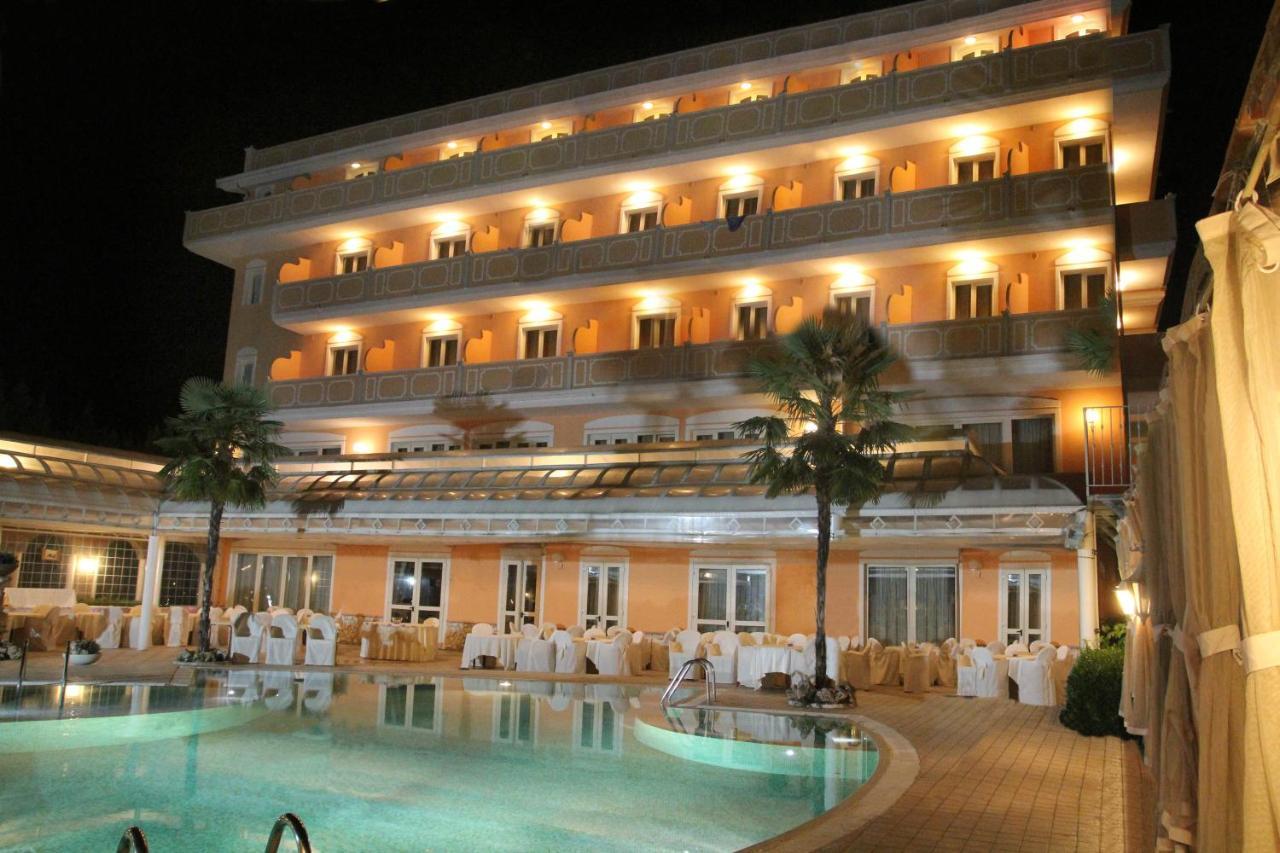 Grand Hotel Osman Ristorante Il Danubio Atena Lucana Exterior foto